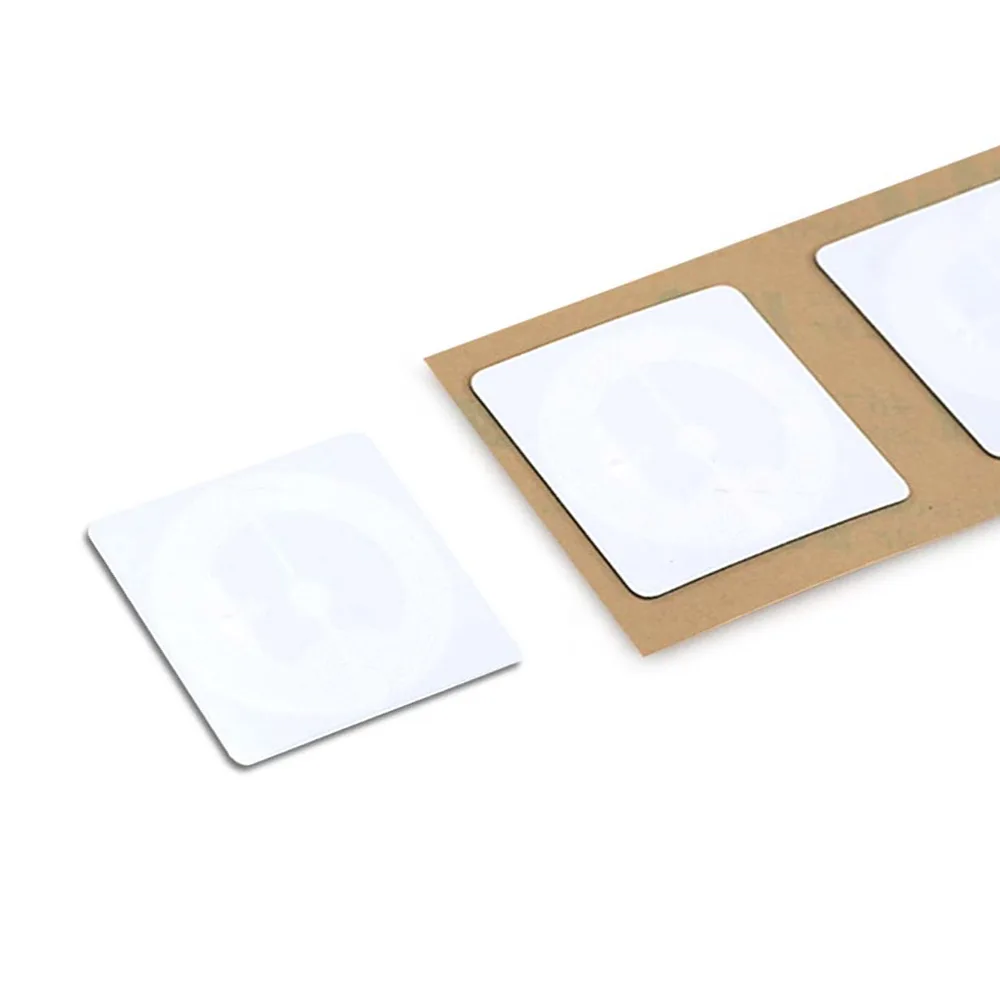 NFC Label – On-Metal – PET & 3M adhesive – 213 – 30×30 mm product photograph
